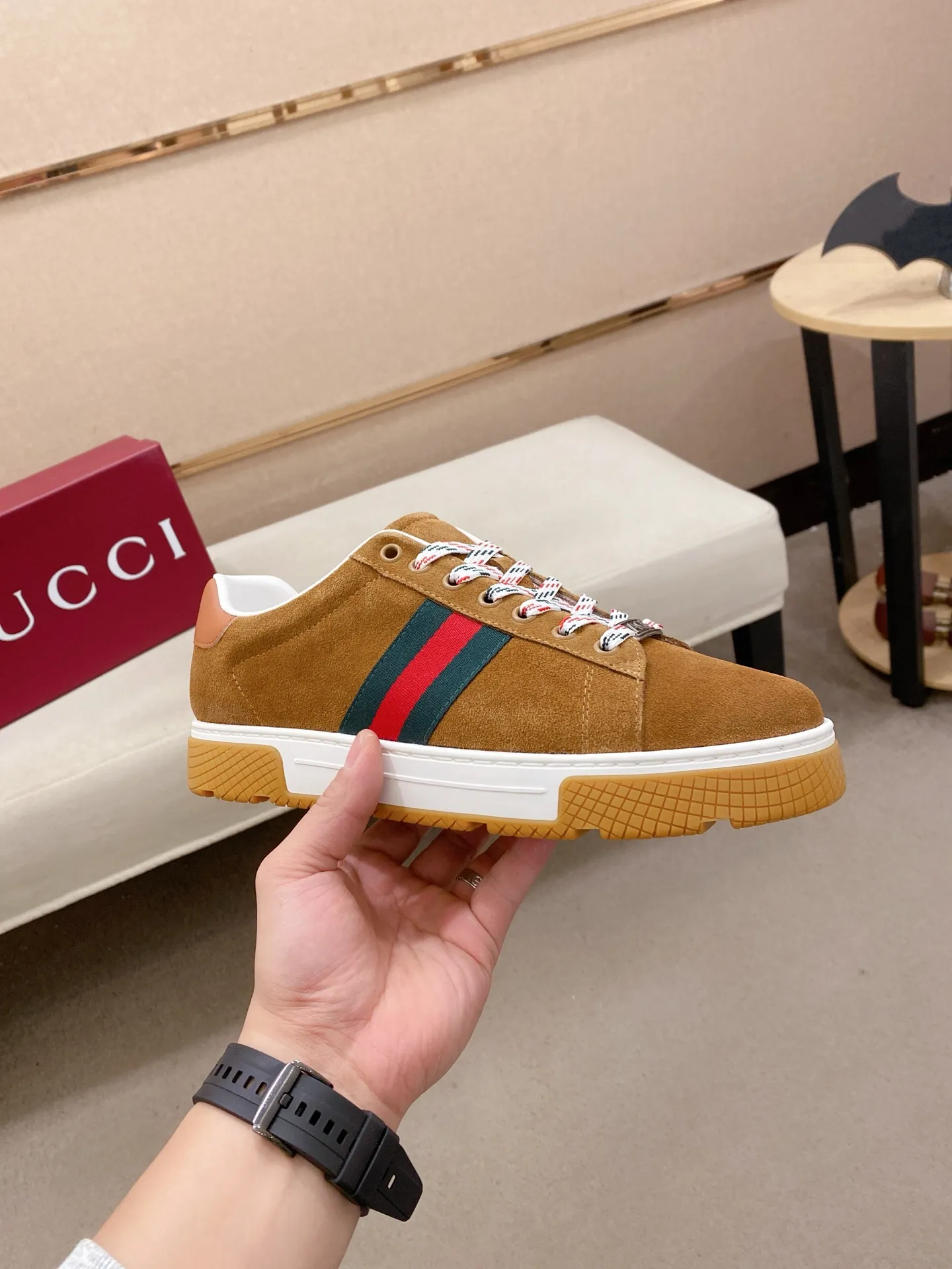 Factory price 442💰New GUCCI (Gucci) counters are available simultaneously, new men's shoes, 😘fabrics are selected imported cowhide, lining: sheepskin lining. 👍🏿 High-end ☄️ air-cushion molded anti-slip rubber outsole, exquisite lines, simple and elegant, comfortable and high-end for leisure travel. Code number: 39 to 44 (45 can be customized and cannot be returned or exchanged)